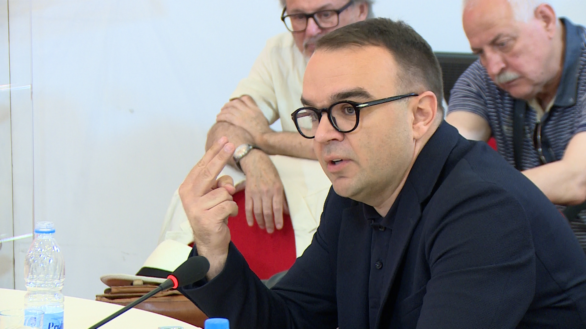 Beograd, Aleksandar Vranjes ucesnik tribine, situacija sa Smitom urusava drzavnost Beograd, Aleksandar Vranjes ucesnik tribine, situacija sa Smitom urusava drzavnost